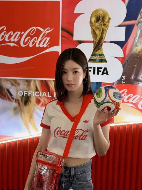 과달라하라 경기장에 등장한 권은비,카리나,윈터