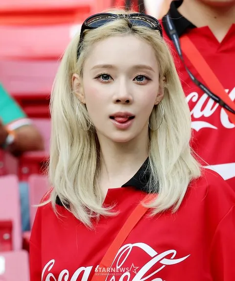 과달라하라 경기장에 등장한 권은비,카리나,윈터