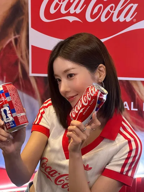 과달라하라 경기장에 등장한 권은비,카리나,윈터