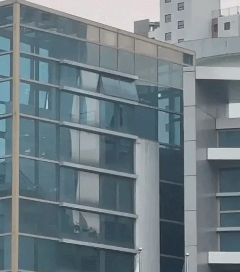 이 와중에…대구 선관위 직원, 청사서 골프채 들고 ‘스윙 연습’