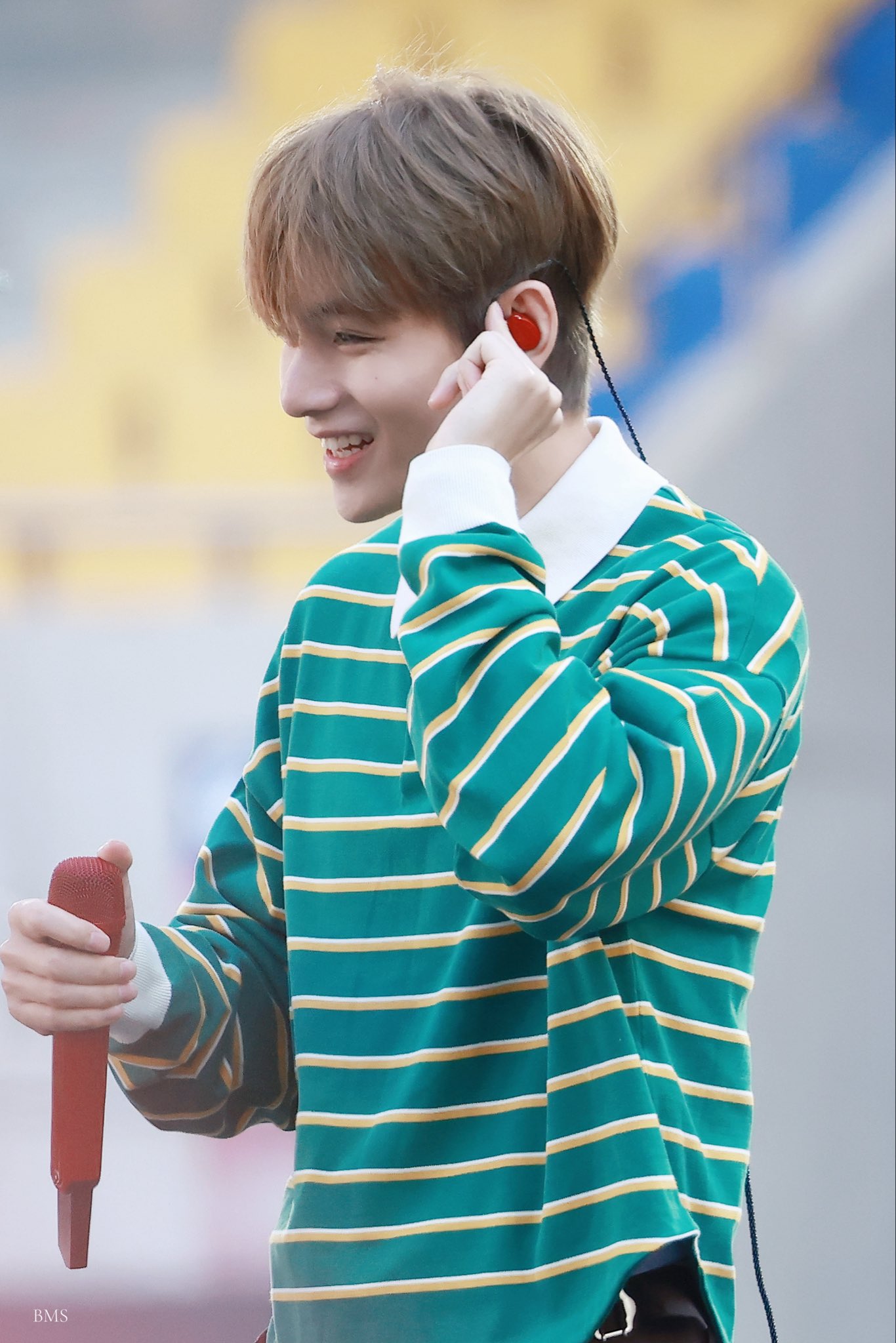 실시간 세월 거꾸로 흘러간것같은 방탄소년단 뷔