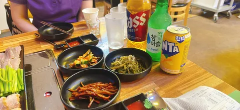가족들과 외식으로 홍어삼합 먹었네요