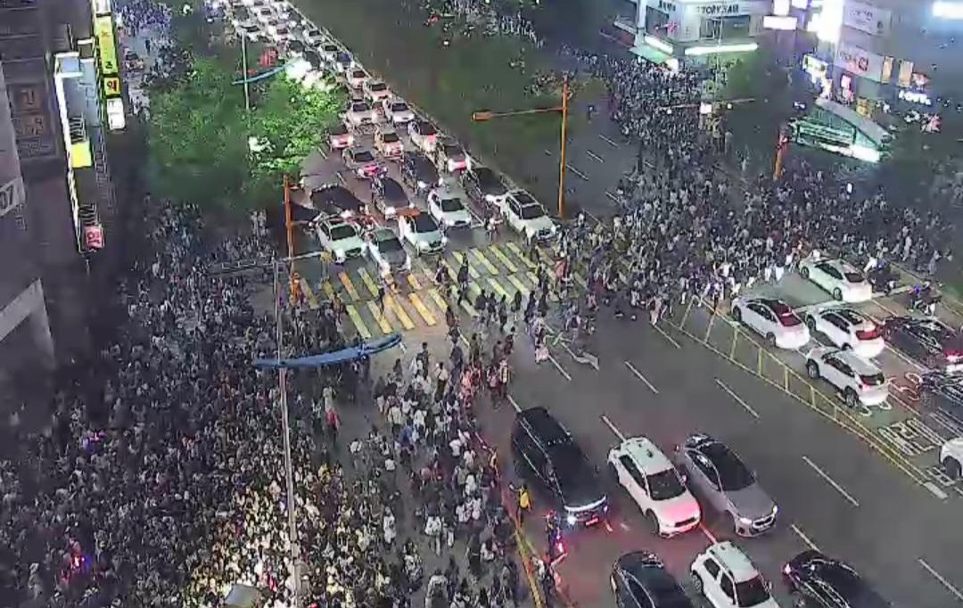 부산 BTS공연 끝나고 무사히 해산중,,