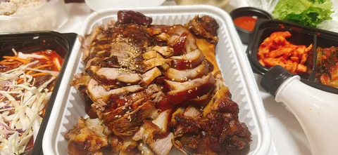 텃밭에 약주고 고기 한입 했습니다