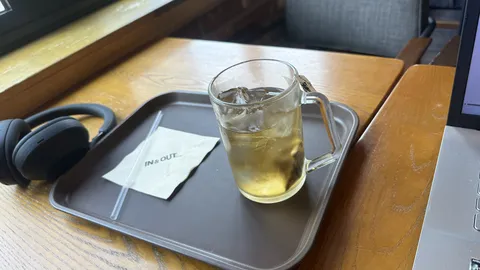 카페에서 모공 글 읽는 중인데