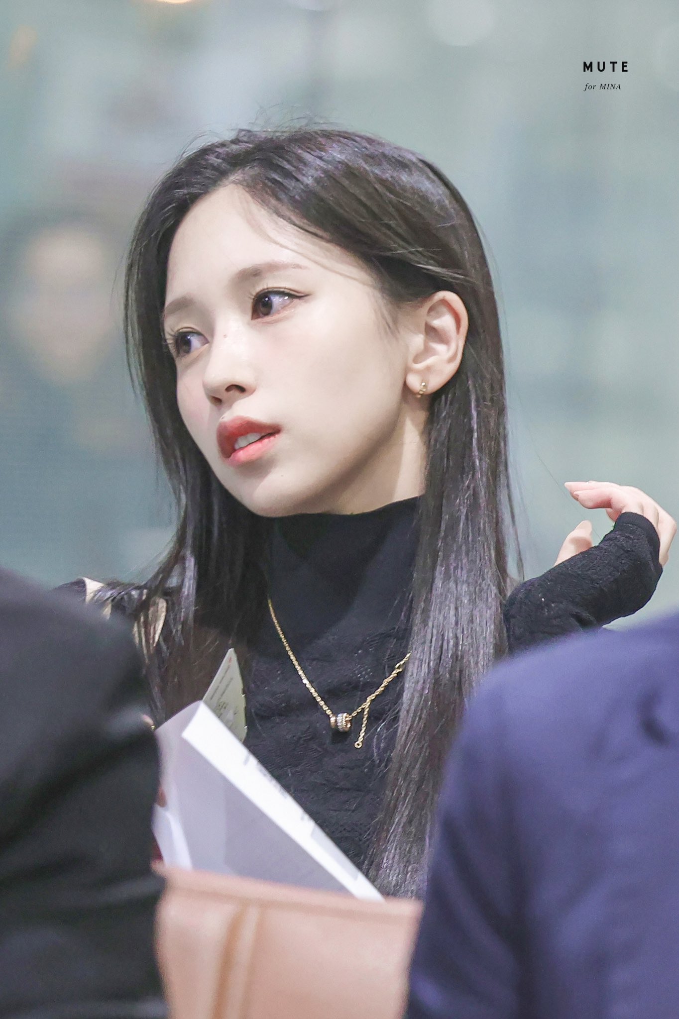 2,937번째로 별 주제없이 올리는 미나 사진