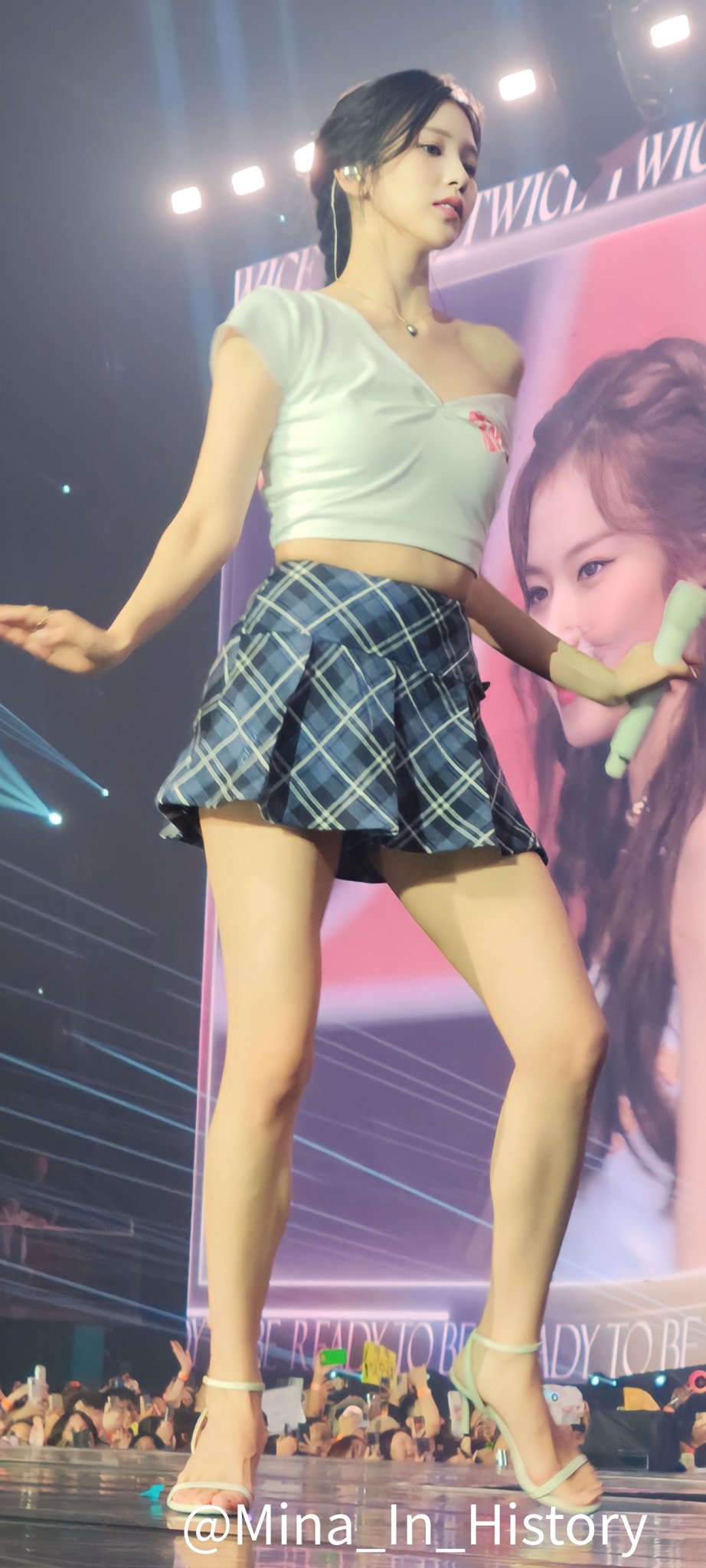 2,937번째로 별 주제없이 올리는 미나 사진