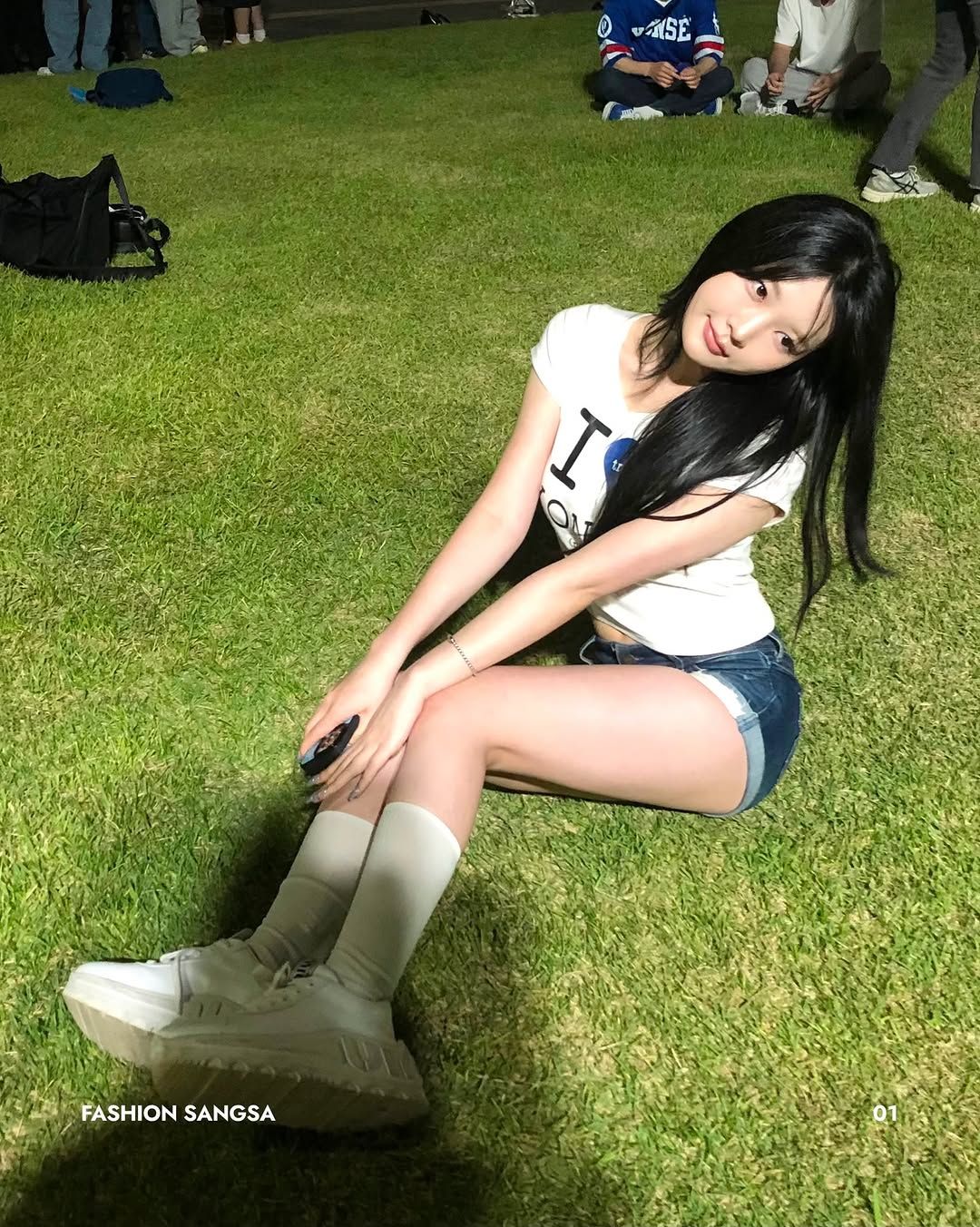 ㅇㅎ)찐이쁜 연대생 누나의 수영복및 몸매자랑.jpg