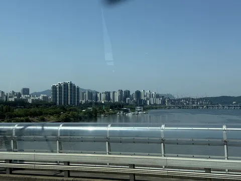 한강변이 다 아파트네요