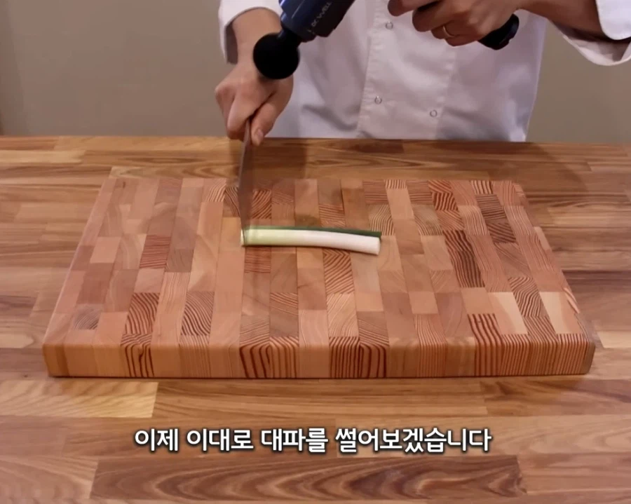 인방) 고증에 철저한 요리 유튜버