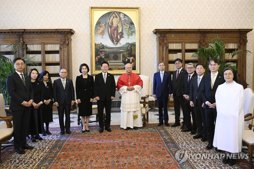 이재명 대통령, 레오 14세 교황 면담 영상 사진 자료