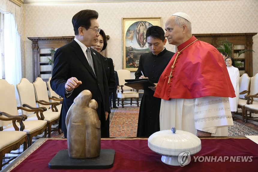이재명 대통령, 레오 14세 교황 면담 영상 사진 자료