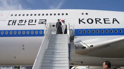 이 대통령, 프랑스 G7 정상회의장 도착