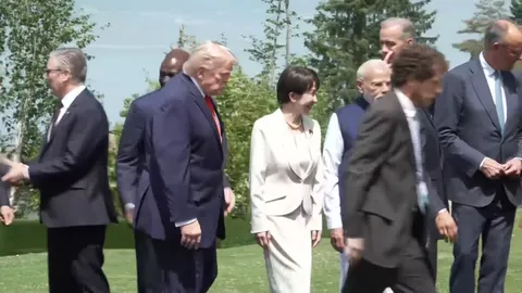 G7회의 참석 잼프에 대한 마크롱의 스킨십 & 트럼프 등등