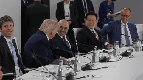G7 업무오찬에 참석한 이재명 대통령
