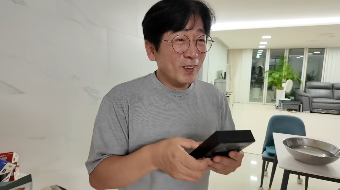 아빠가 가지고 싶어 했던 걸 선물로 드렸을 때 찐 반응.jpg