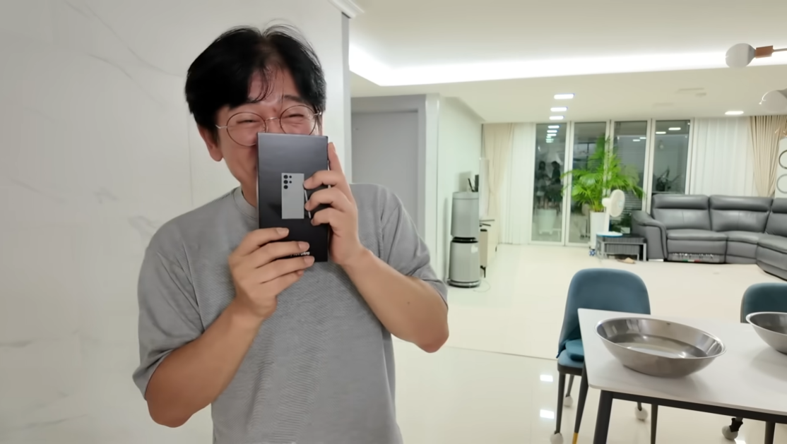 아빠가 가지고 싶어 했던 걸 선물로 드렸을 때 찐 반응.jpg