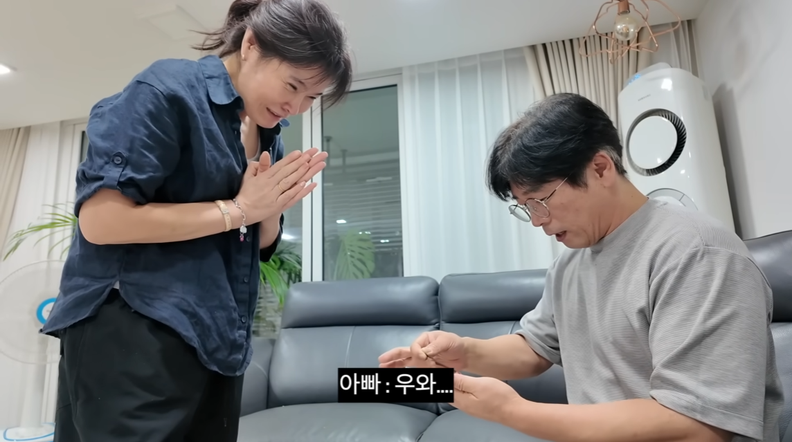 아빠가 가지고 싶어 했던 걸 선물로 드렸을 때 찐 반응.jpg