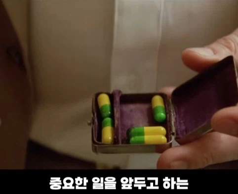 영화 레옹에서 게리 올드만이 먹은 약의 정체.jpg