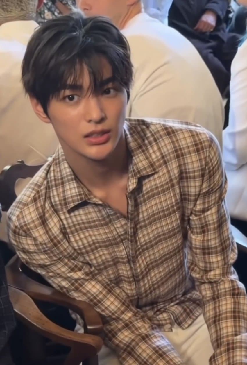 오늘 파리 디올쇼  코르티스 건호