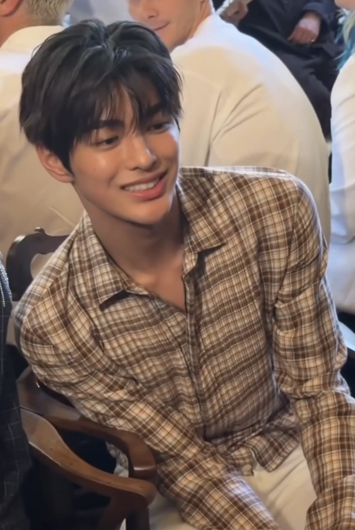 오늘 파리 디올쇼  코르티스 건호