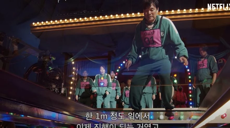 한국인들이 세계의 나머지가 《기생충》과 《오징어 게임》을 봤다는 사실을 완전히 잊어버린 게 웃기네