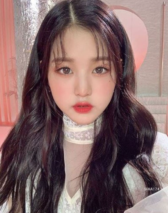 ㄷㄷㄷㄷ 장원영 자연미인 아니였군요.