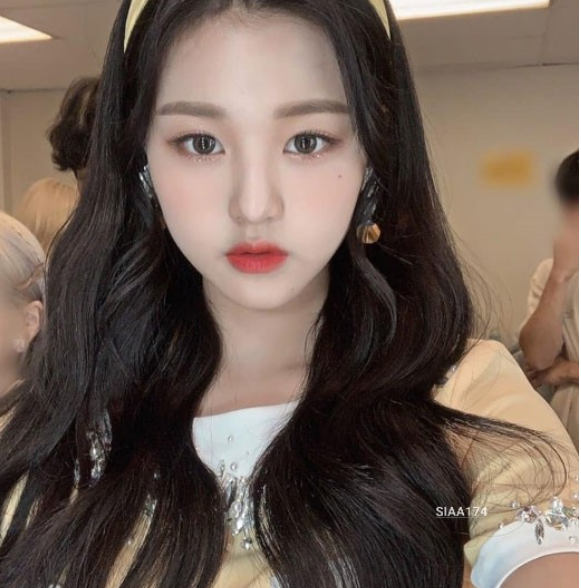 ㄷㄷㄷㄷ 장원영 자연미인 아니였군요.