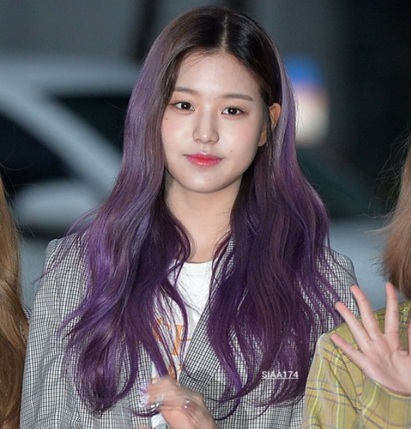 ㄷㄷㄷㄷ 장원영 자연미인 아니였군요.