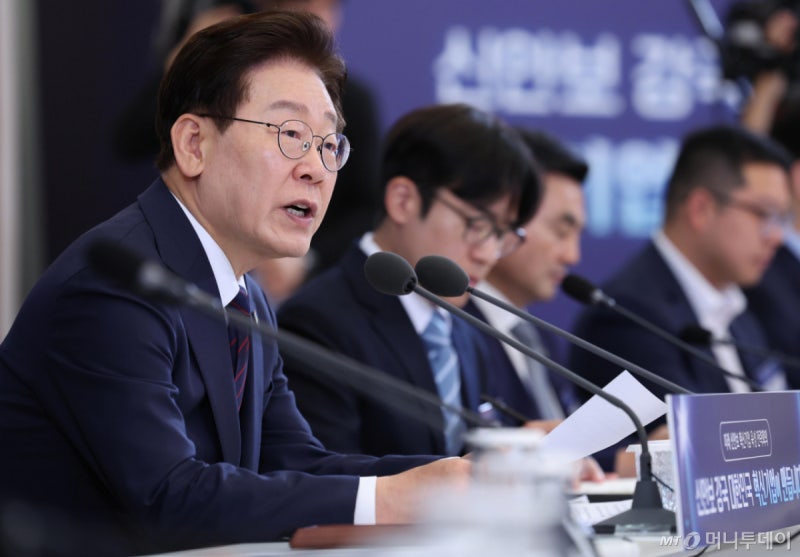 李대통령 "기업가치 480조 美팔란티어와 당당히 경쟁할 혁신기업
