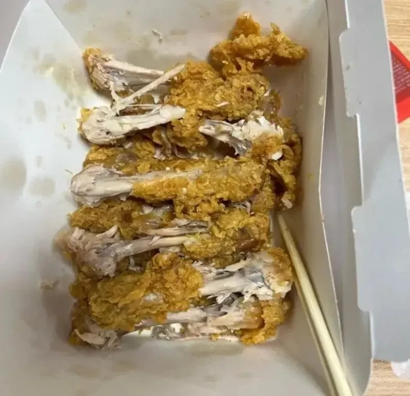 치킨 먹을 때 가끔 존재하는 스타일