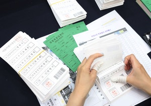 35개 선거구 모두 ‘관리록-투표록’ 불일치… ‘엉망진창 자료’ 놓고 자