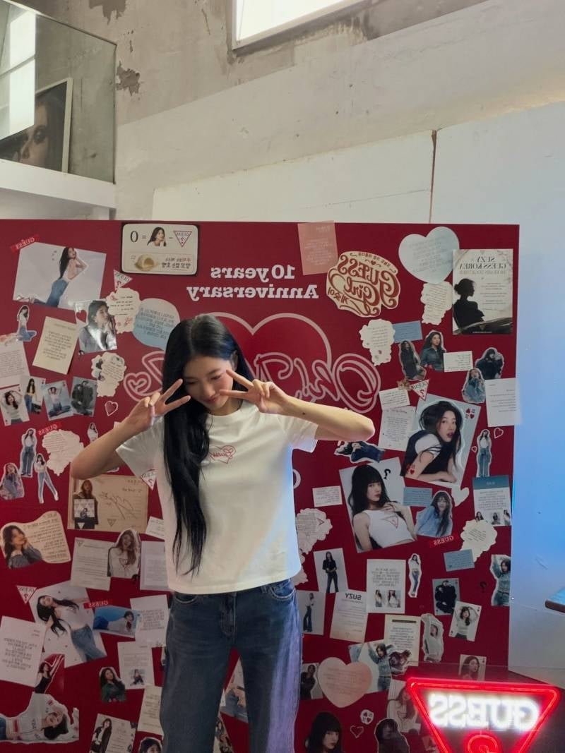 오늘자 게스 배수지 인스타그램 업데이트.jpg