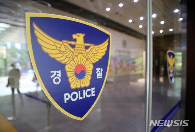 “술 냄새나는데?” 음주운전 의심에 차량 앞 막아선 50대 치고