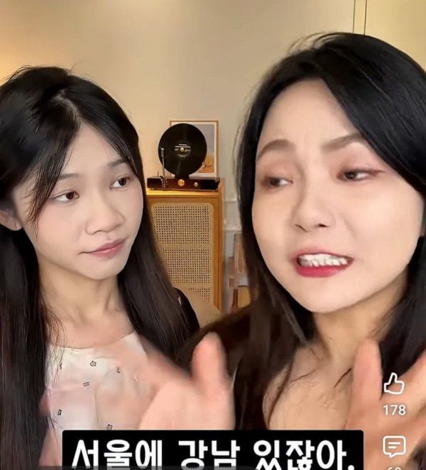 서울 처음 와본 어느 중국 여자들 반응.jpg