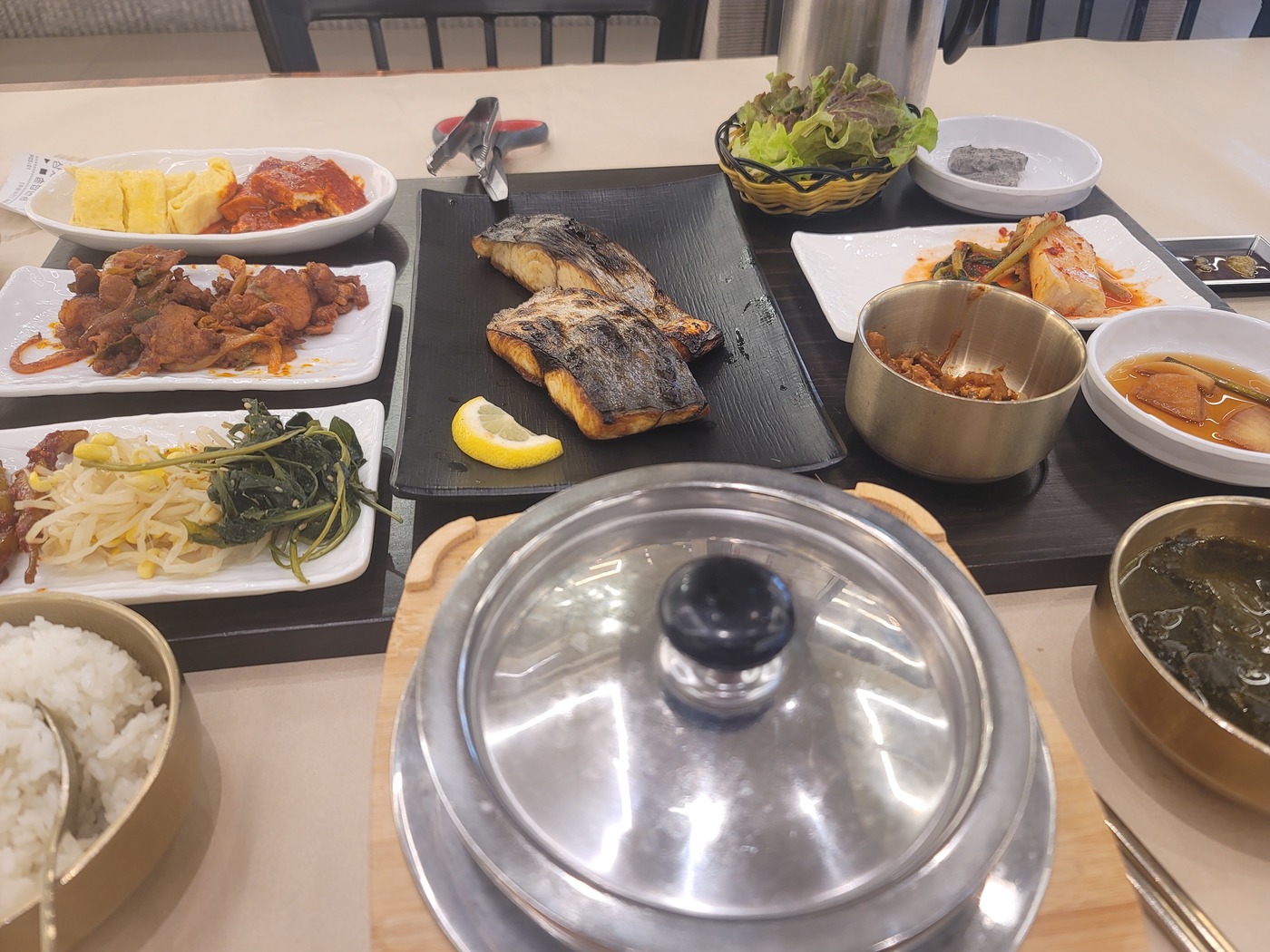 점심 얼마짜리로 보이시나요?