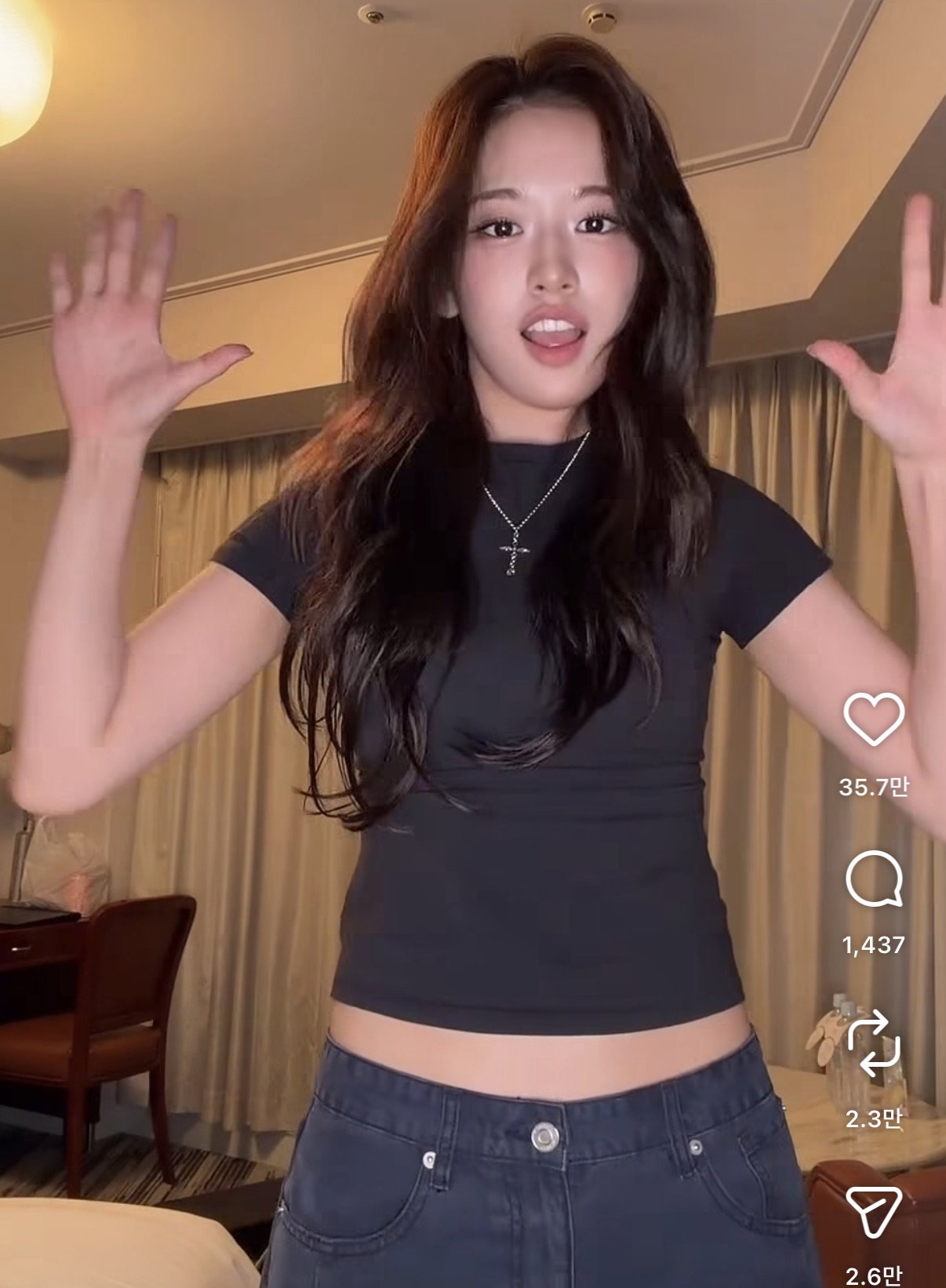 안유진 닮은 꼴로 불리는 중인 신인 남자 아이돌.jpg