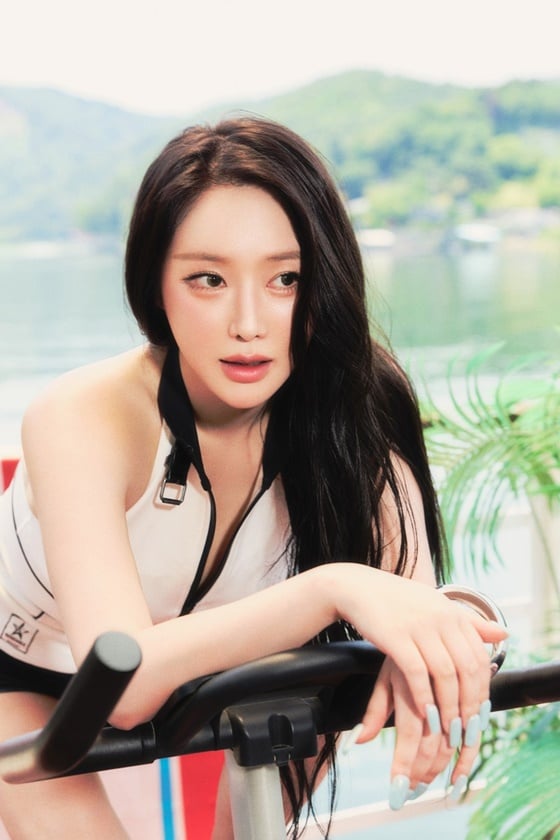 브브걸, 서머퀸의 귀환..민영 청량·건강미 다 담은 콘셉트 포토