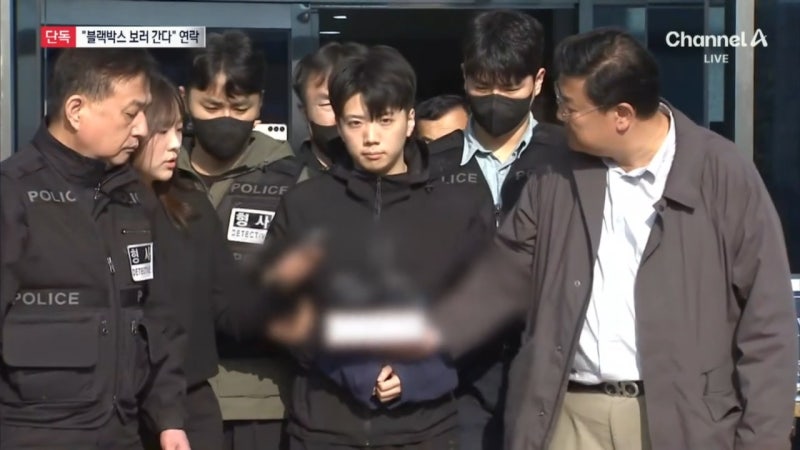 장윤기 큰아버지.  현직 경찰 중간 간부 로 확인