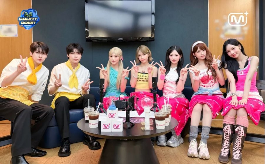 리센느 오늘 엠카 무대의상 사진