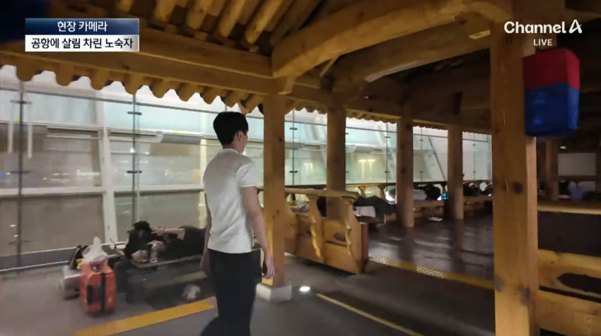 노숙자들 아지트된 인천공항 근황.jpg