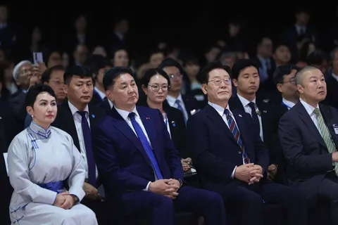 이 대통령 “한국선 몽골이 ‘몽탄’으로 불려…핵심광물 공급 힘 합치자”