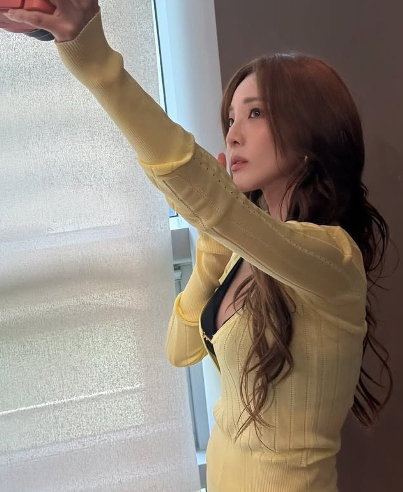 잇츠라이브 출연한 산다라박