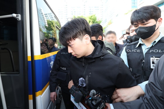검찰, 광주 광산경찰서 서장실 전격 압수수색…전 서장 입건