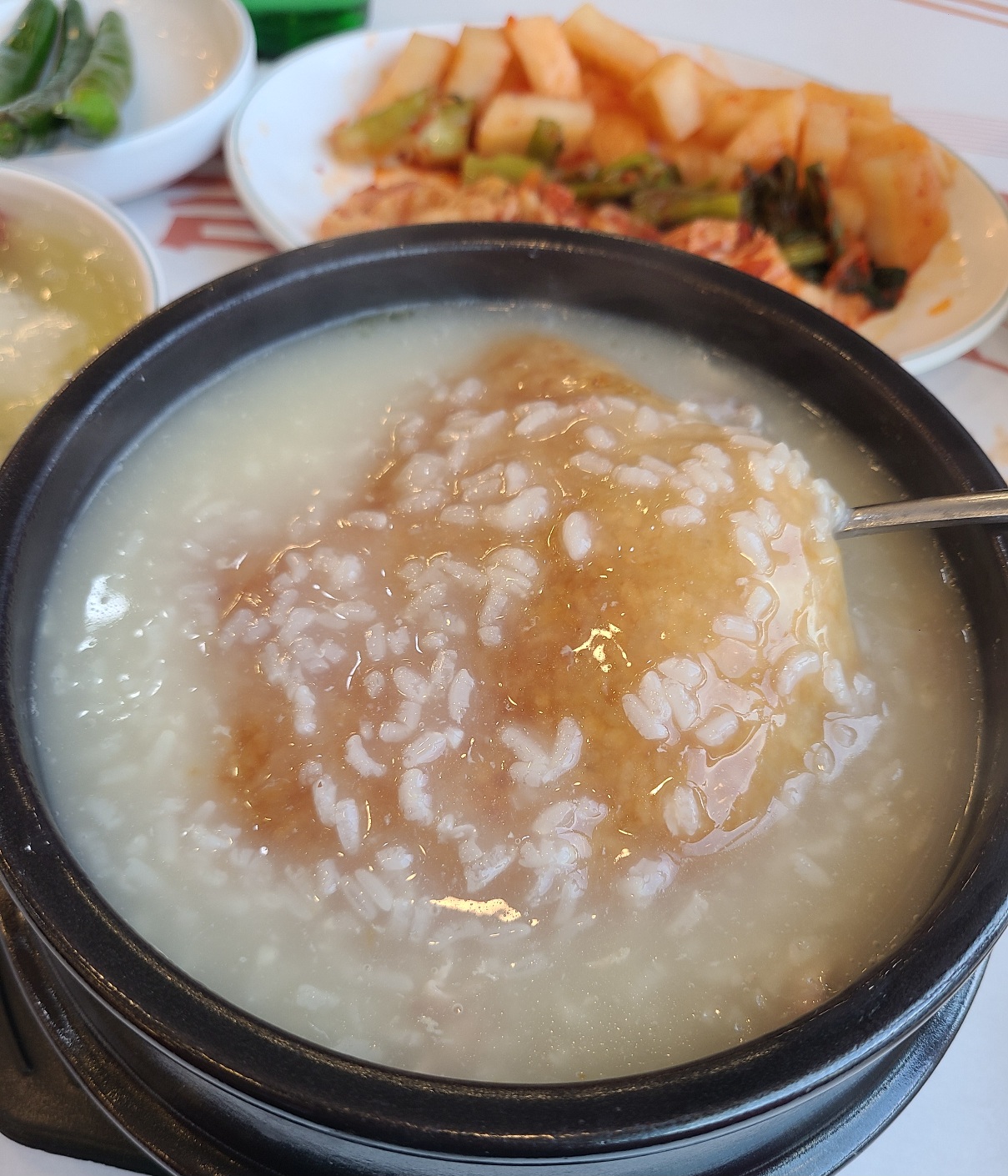 부부싸움 하고 나와서 소갈비집 포기하고 삼계탕 혼술 ㄷㄷㄷ