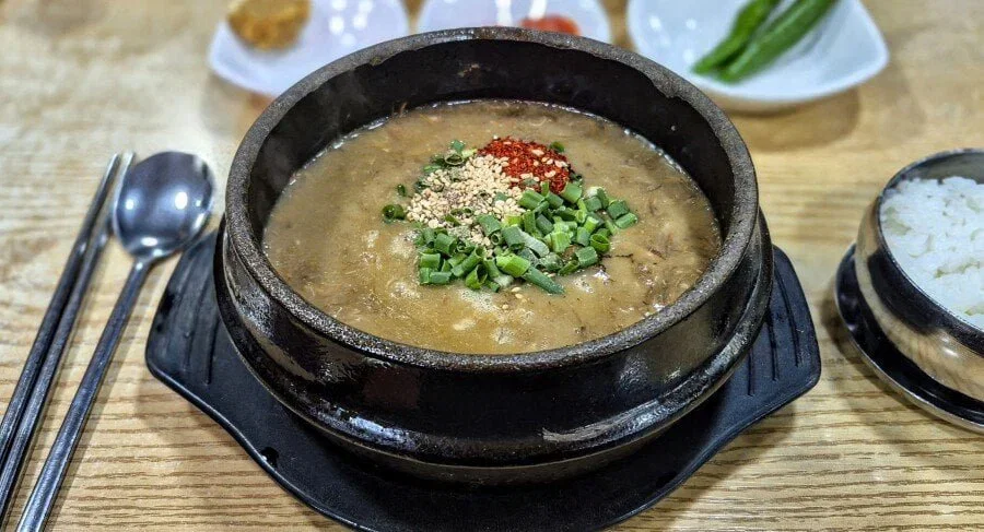 리뷰가 5만개가 넘는다는 제주도 식당....jpg