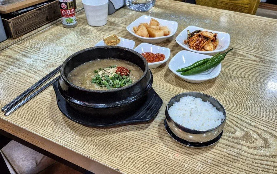 리뷰가 5만개가 넘는다는 제주도 식당....jpg