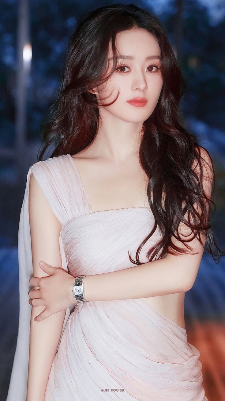 중국 연예계에서 별명이 '자신의 직업에 목숨 걸 여자' 라는 연예인