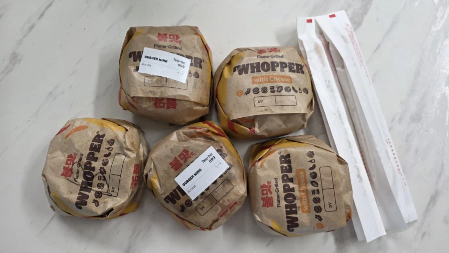 아니 뭔 친한 직원들이 볼때마다 와퍼할인한다하네..