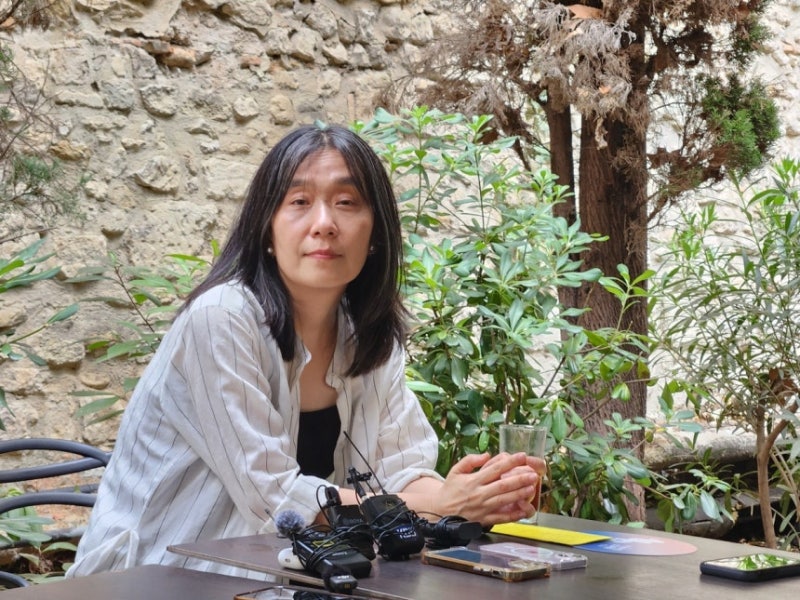 한강, 배재고 논란에 "충격, 놀라움 속에서 그냥 지나가면 안돼"